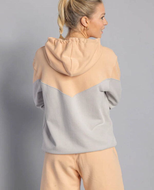 Dirts-Mode_0009_Zig Zag Hoodie Peach Grau 7